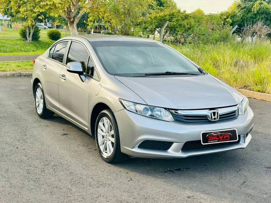 HONDA CIVIC 1.8 LXS 16V FLEX 4P AUTOMÁTICO